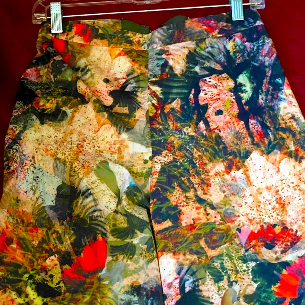 Alice + Olivia high rise, wide leg pants in striking colors. Never worn.